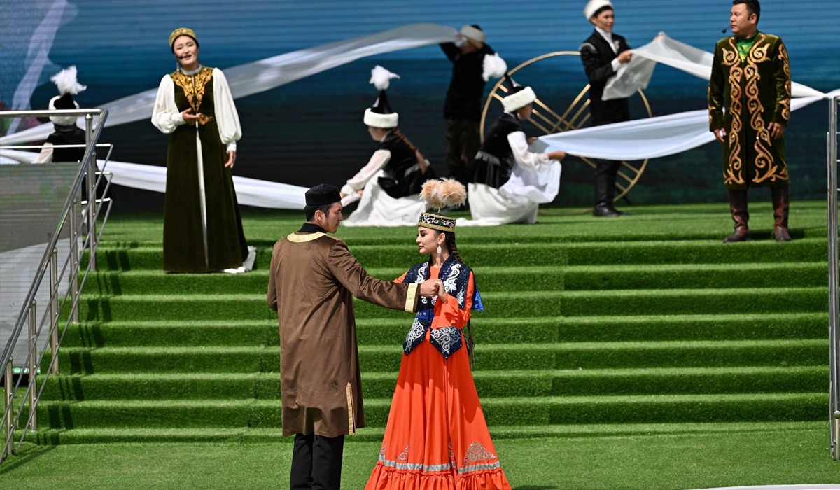 Секс күйеу әйелі мен свингер сағаты Қырғыз қазақша порно смотреть онлайн без регистрации